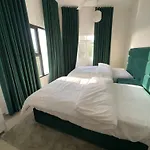 Luxury Wadi Front Apartment 2